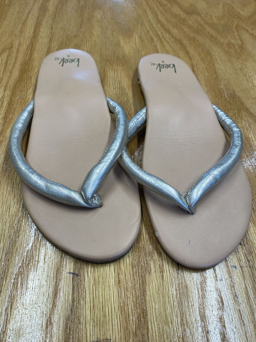 Beek Sunbeam Flip Flop Sandals Women's 8 Silver Patent Leather Slip-On S64